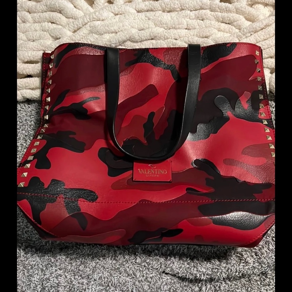 VALENTINO GARAVANI Camouflage Rockstud Tote